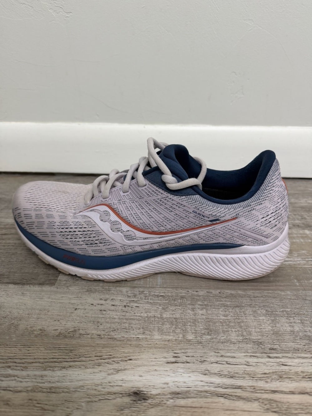 SAUCONY WOMEN'S GUIDE 14 RUNNING SHOE, LILAC/NAVY-size 11